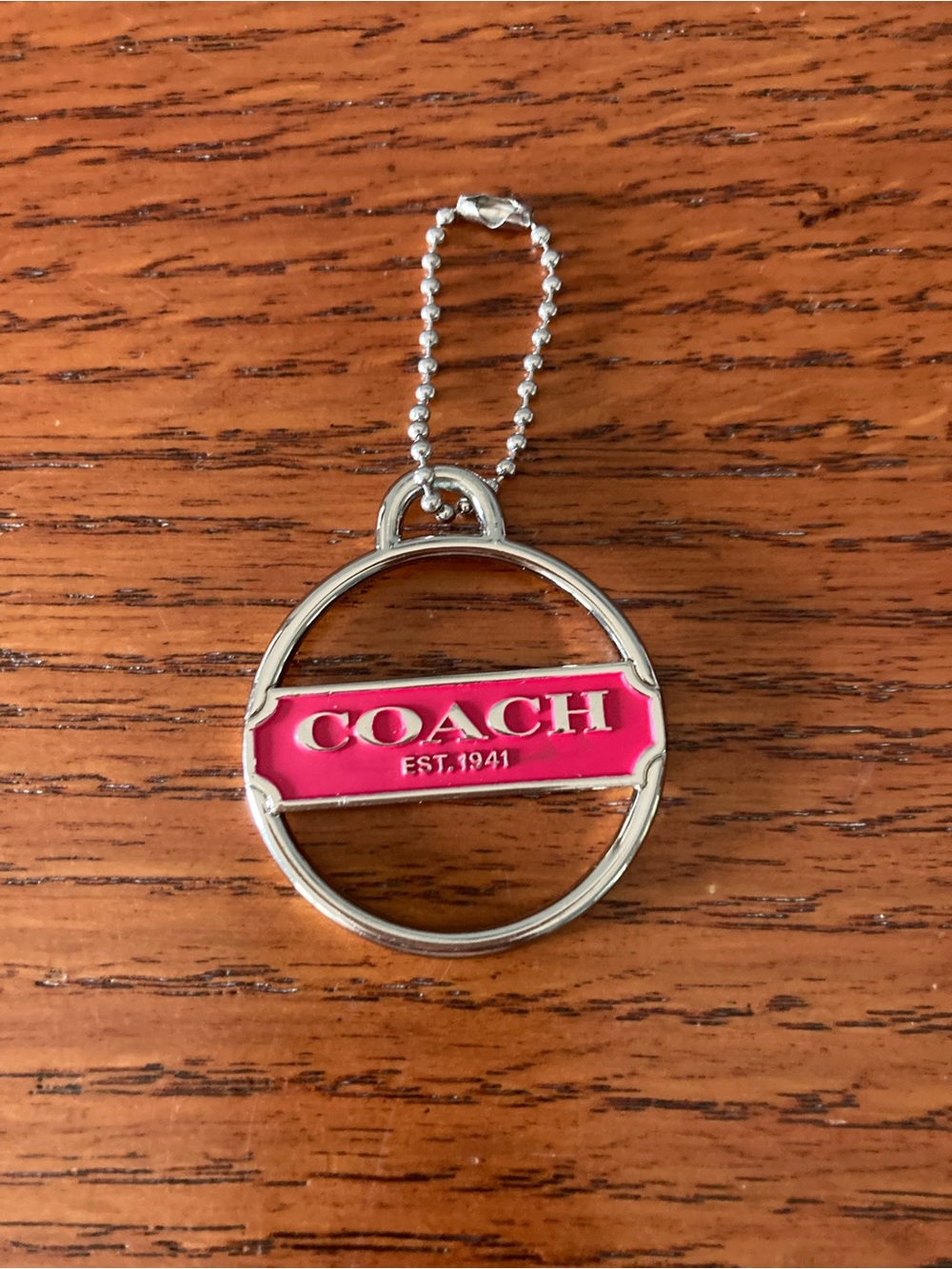 Coach Round Script Logo
Silver Pink Nickel Metal Fob Bag
Charm Hang tag